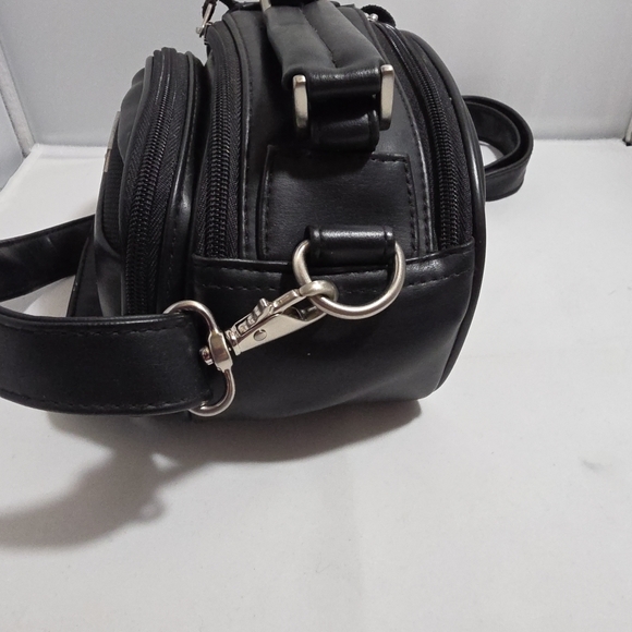 Kenneth Cole Reaction Camera Equipment Bag # 554665 (DF) - Picture 6 of 11